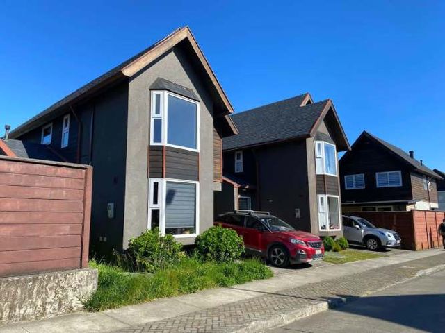 Se vende casa en condominio Torobayo