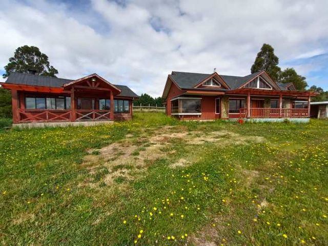 Se Vende Casa con quincho, en Parcela a 13 km de Osorno, camino Real.