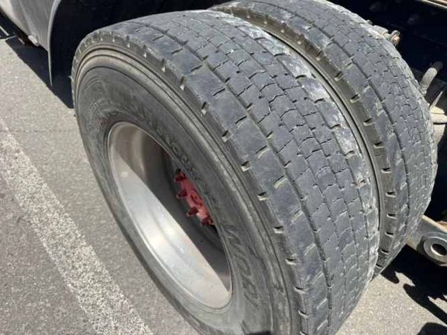 Kenworth T800 6x4  año 2012