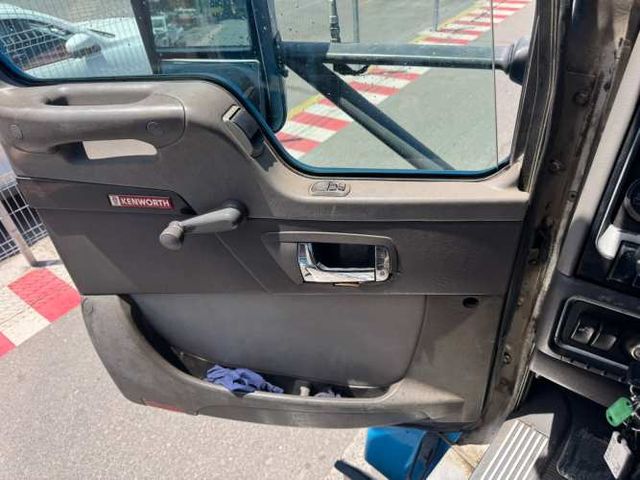 Kenworth T800 6x4  año 2012