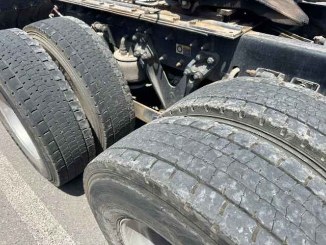 Kenworth T800 6x4  año 2012