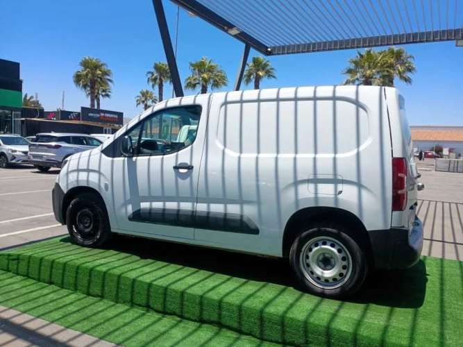 PEUGEOT PARTNER 2024