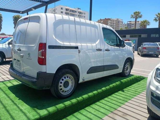 PEUGEOT PARTNER 2024