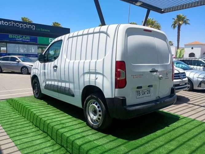 PEUGEOT PARTNER 2024