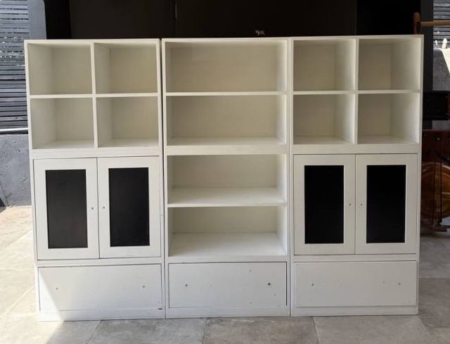 Mueble Blanco con Pizarra