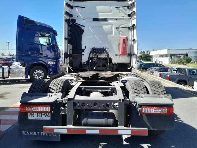 T480  4x2      Tracto camión  Renault