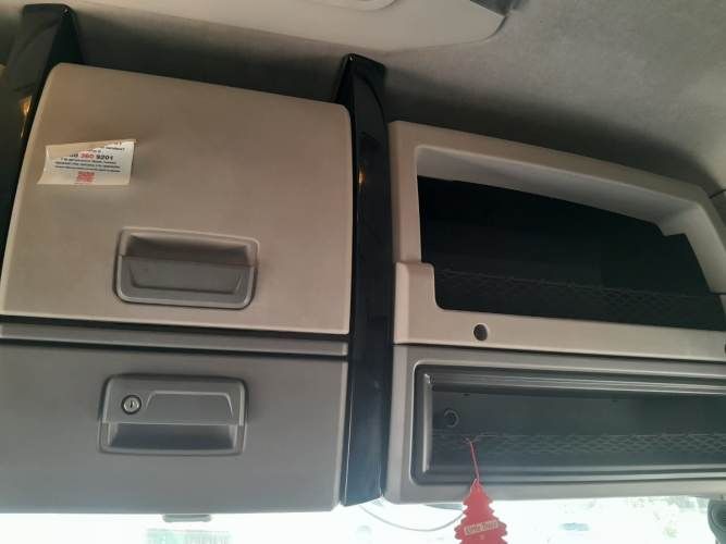 T480  4x2      Tracto camión  Renault