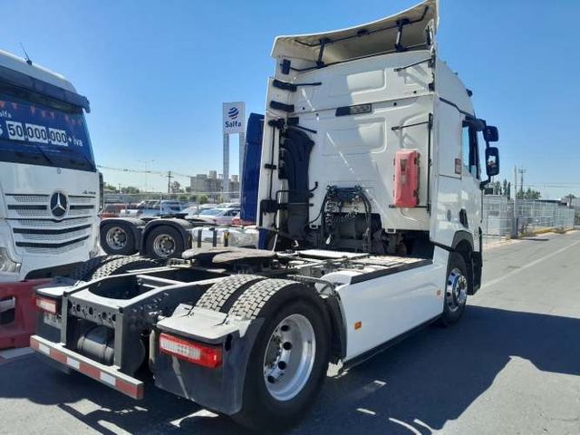 T480  4x2      Tracto camión  Renault