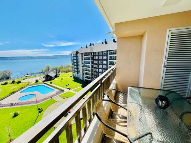Arriendo temporal: Borde lago, piscina y espectacular vista!