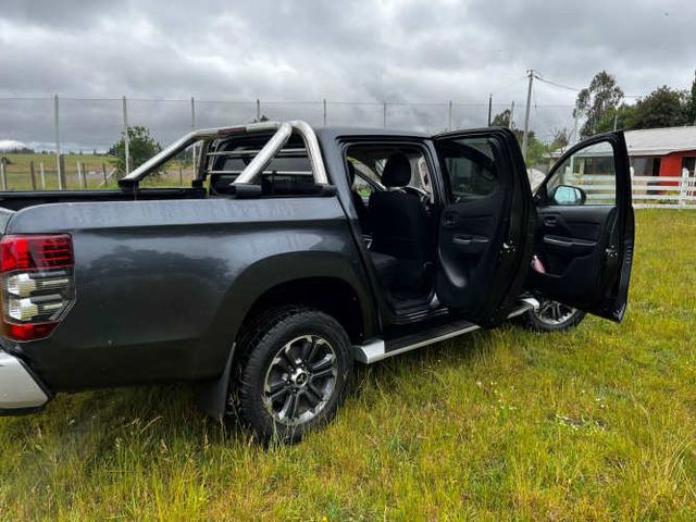 Mitsubishi L200 Dakar 4x4 2.4 – Excelente estado | Gris