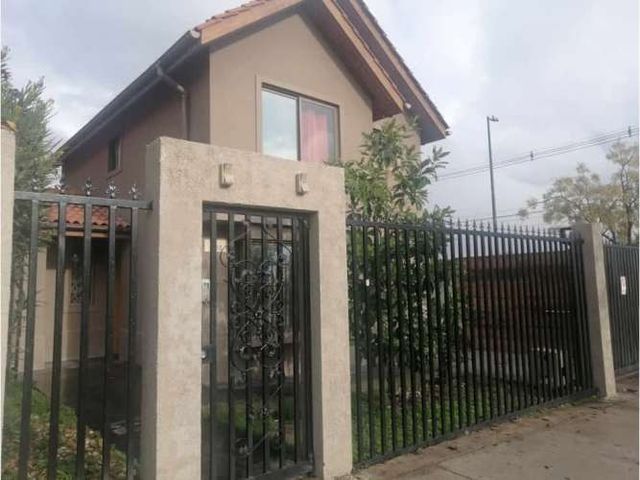 AMPLIA Y HERMOSA CASA 2 PISOS CIUDAD DE LOS VALLE