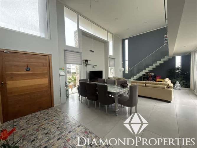 CASA Enrique Abbott, Serena Golf