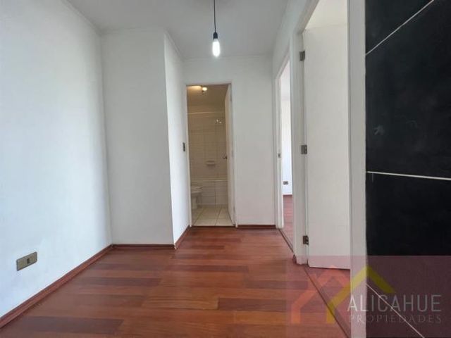 DEPARTAMENTO VICUÑA MACKENNA, METRO VICENTE VALDES