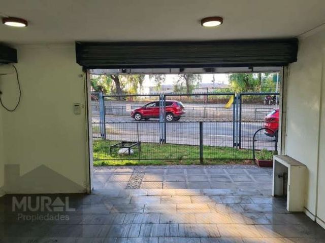 BODEGA SANCHEZ FONTECILLA ENTRE LAS PARCELAS Y GRECIA