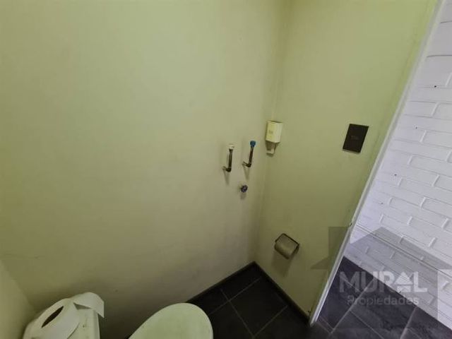 BODEGA SANCHEZ FONTECILLA ENTRE LAS PARCELAS Y GRECIA