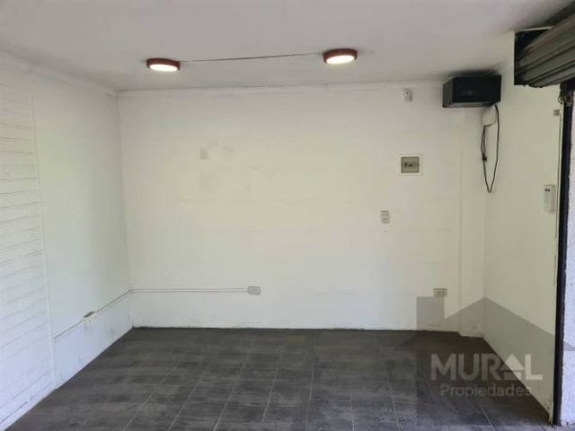 BODEGA SANCHEZ FONTECILLA ENTRE LAS PARCELAS Y GRECIA