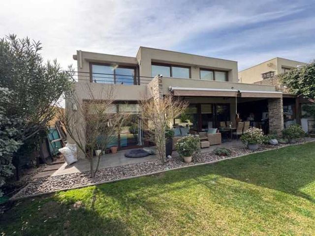 CASA Linda casa mediterranea en condominio Terralta 1