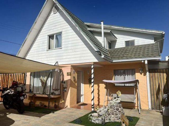 VENTA CASA 5HAB 3BA QUILPUÉ