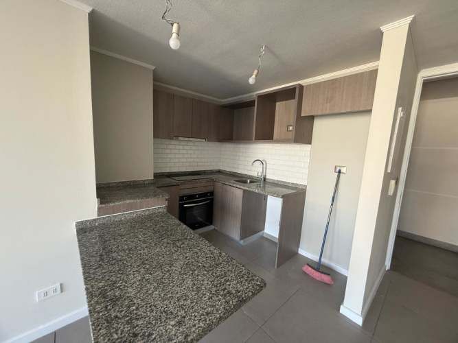 SE ARRIENDA DP 2D2B EN METRO SANTA LUCIA