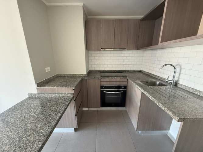 SE ARRIENDA DP 2D2B EN METRO SANTA LUCIA