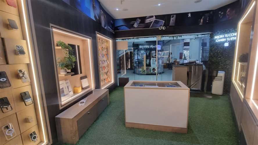 LOCAL COMERCIAL Metro Los Leones