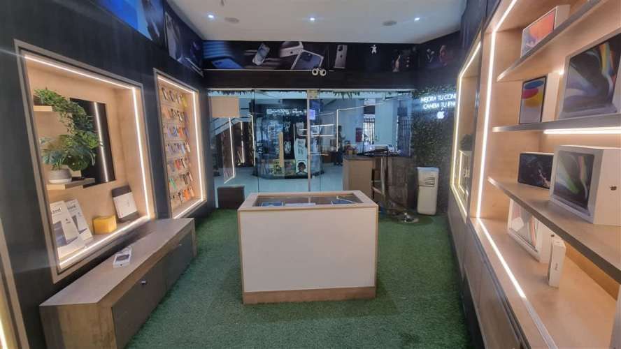 LOCAL COMERCIAL Metro Los Leones