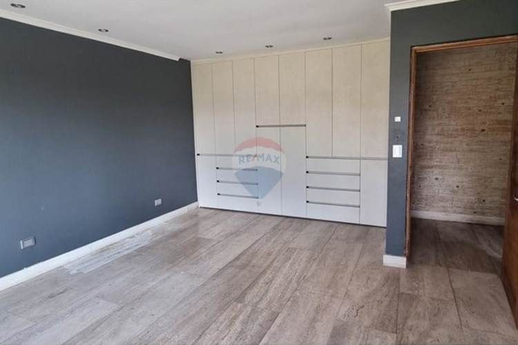 Maravillosa casa con laguna, lujo y naturaleza