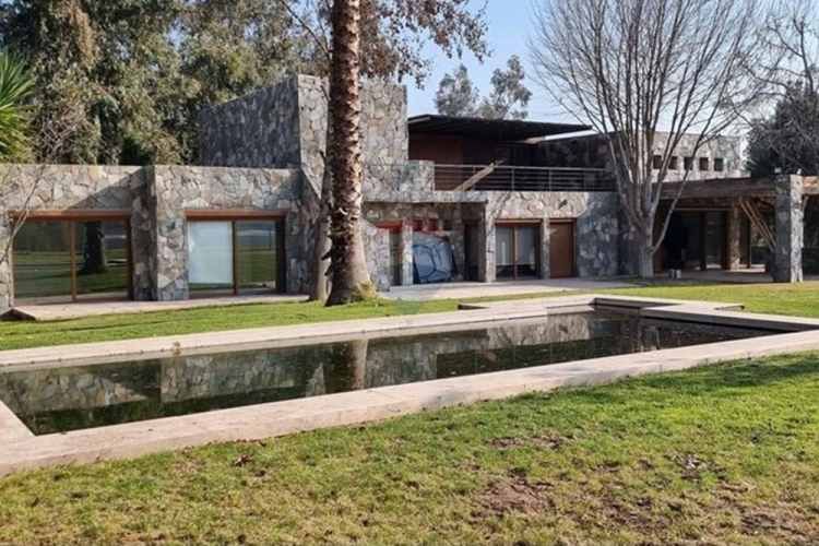 Maravillosa casa con laguna, lujo y naturaleza