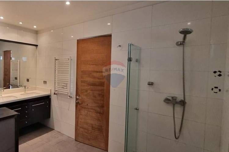 Maravillosa casa con laguna, lujo y naturaleza