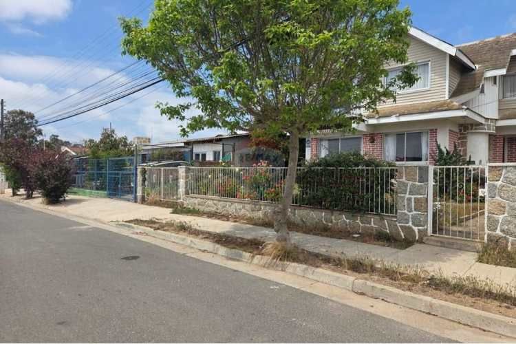 Amplia y linda casa en algarrobo