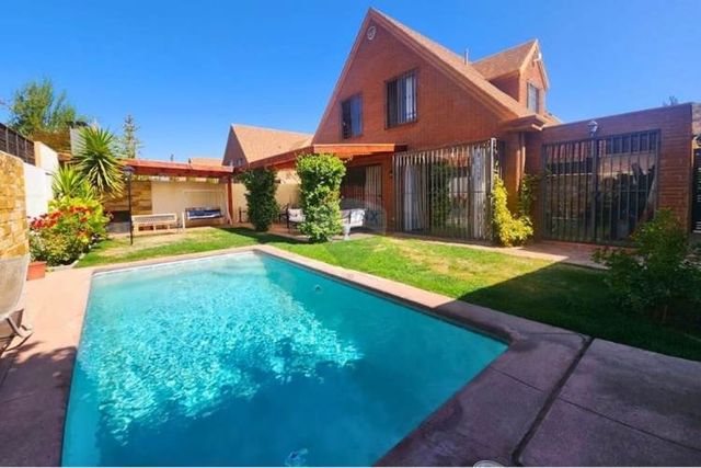 Encantadora casa en lo barnechea