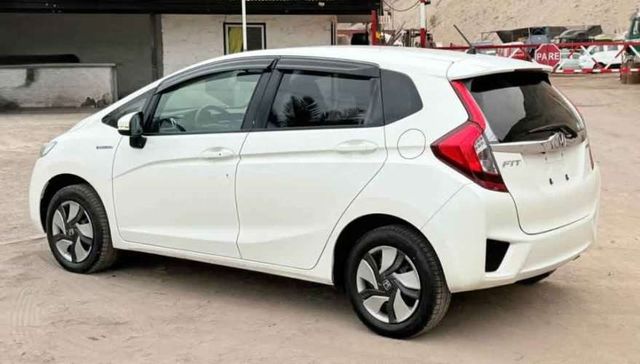 honda fit hybrido  año 2014
