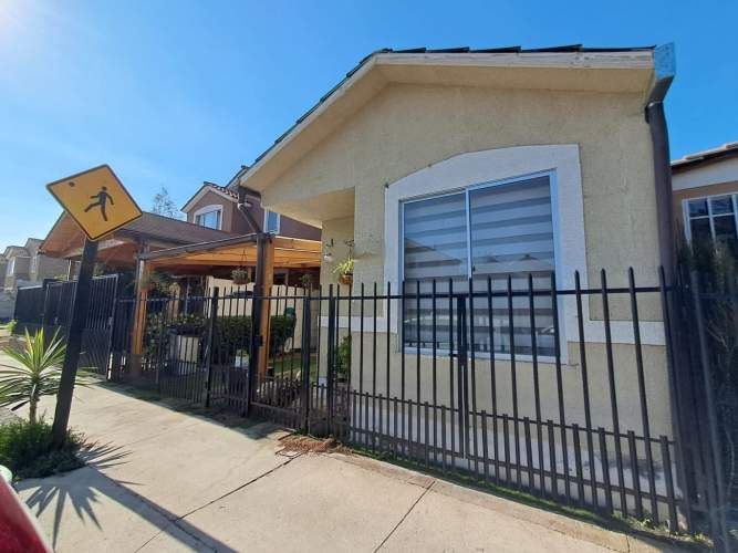 HERMOSA CASA EN  CONDOMINIO LOS FALDEOS DE NOS