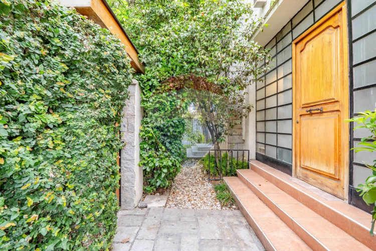 Casa con estilo arquitectónico renovada