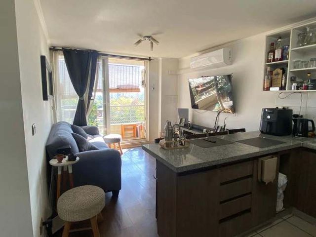 CERCANO A MALL VESPUCIO Y METRO VICENTE VALDES