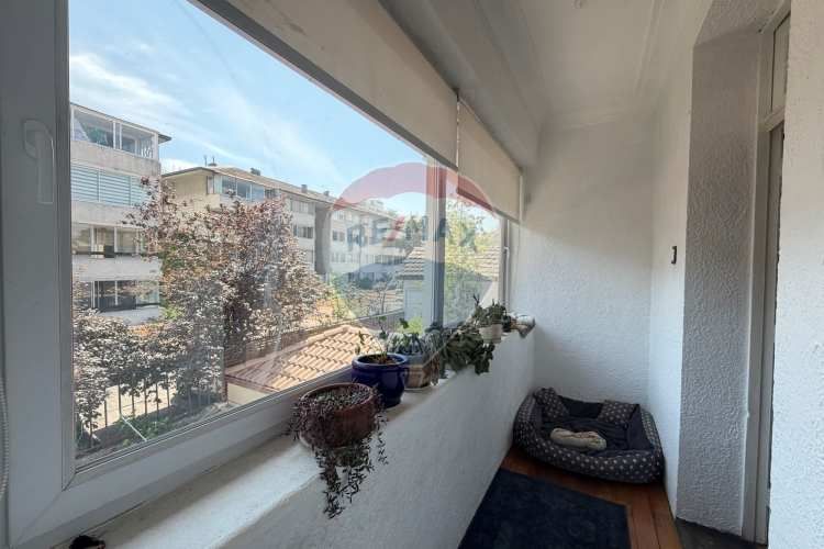 Casa neoclásica amplia y luminosa