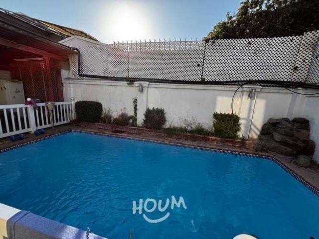 Linda Casa con Piscina en Robinson Crusoe