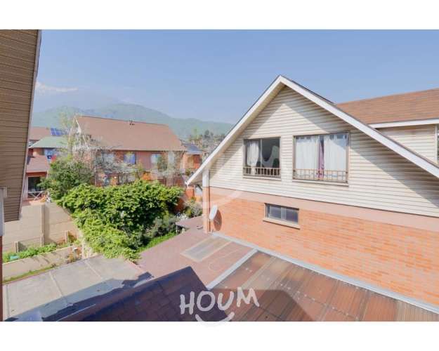 Amplia Casa con Piscina en El Hualle Sur