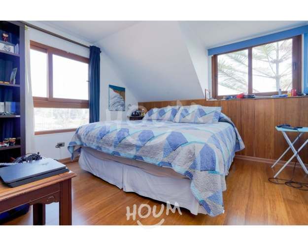 Amplia Casa con Piscina en El Hualle Sur