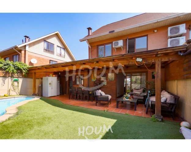 Amplia Casa con Piscina en El Hualle Sur