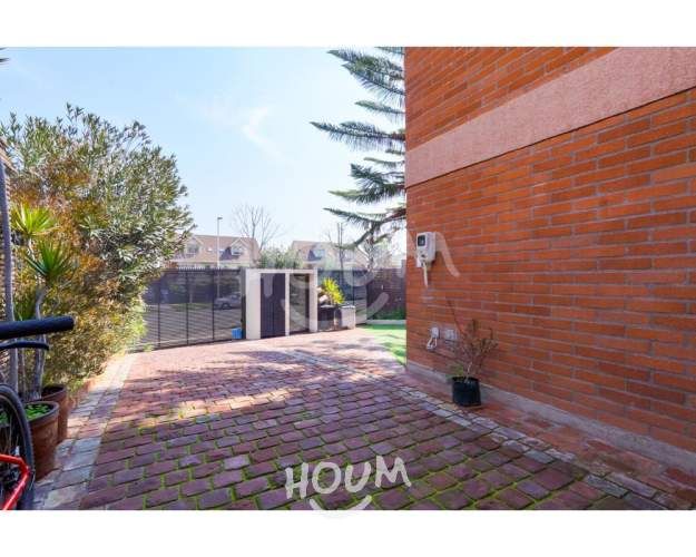 Amplia Casa con Piscina en El Hualle Sur