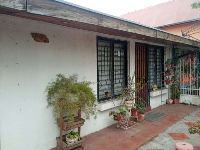 Casa / Local comercial / Metro Las Parcelas