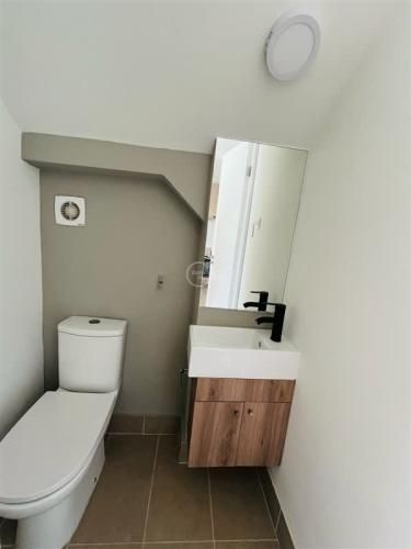 CASA Fernando Castillo Velasco / Los Maitenes