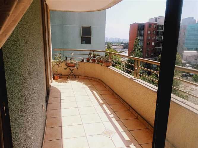 DEPARTAMENTO Departamento de 141 m² totales en pleno barrio El Llano Subercaseaux