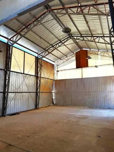 BODEGA Almirante Veliz con las Brisas