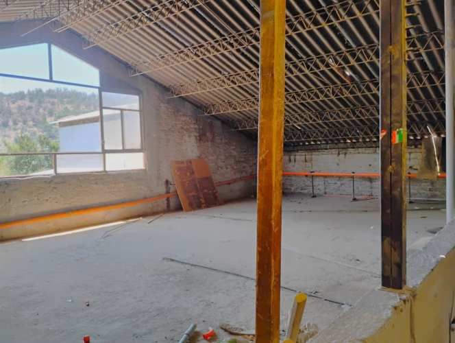 BODEGA Almirante Veliz con las Brisas