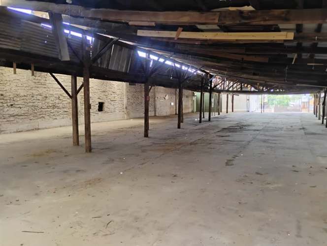 BODEGA Almirante Veliz con las Brisas