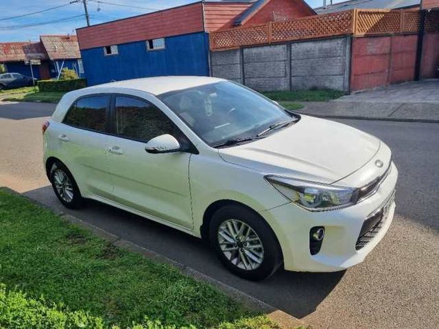 Se vende kia rio 5 Ex Full, 1.4 Manual 2018
