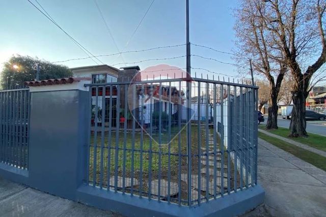 Casa 7d y 4b con paneles fotovoltaicos