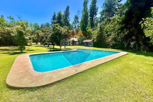 Parcela de 3,6 ha con orilla de lago, rapel